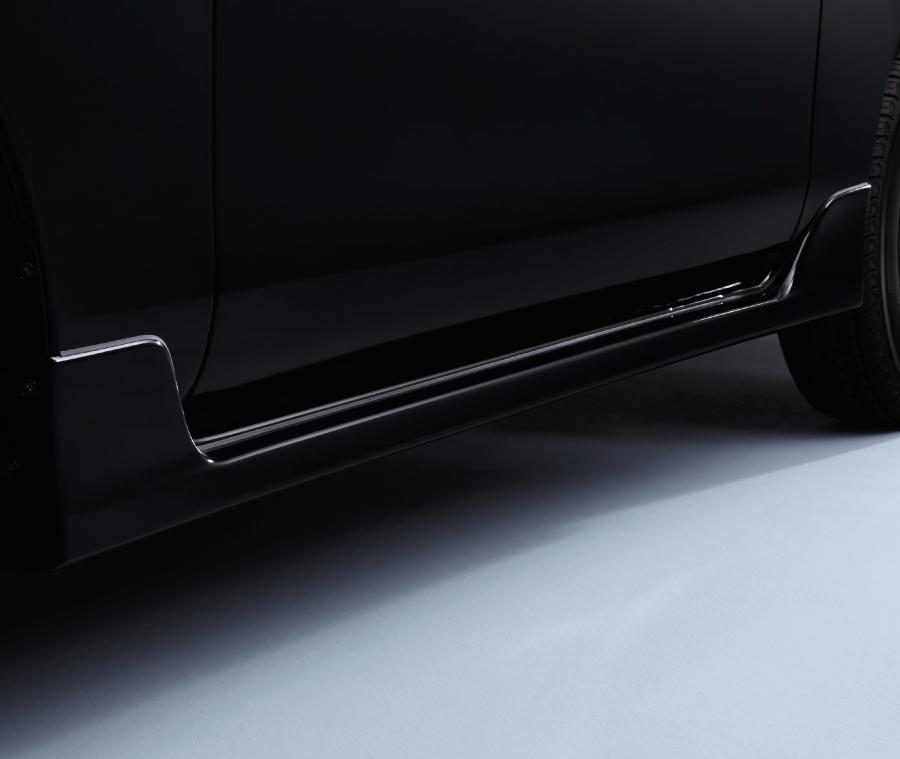 Детали экстерьера Nissan NV350 Caravan Premium GX Urban Chrome (E26) 2019 года  (фото 7 из 12)